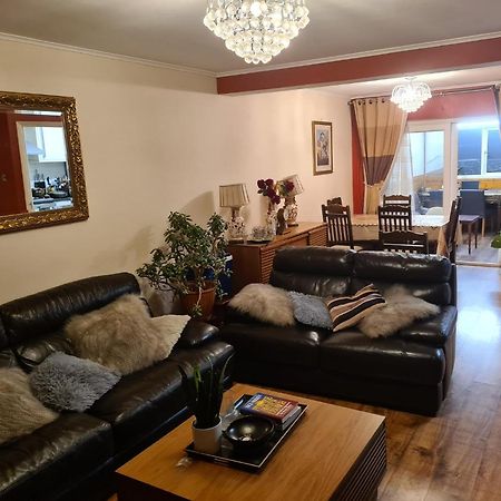 Specious Room In Northolt Northolt  Dış mekan fotoğraf