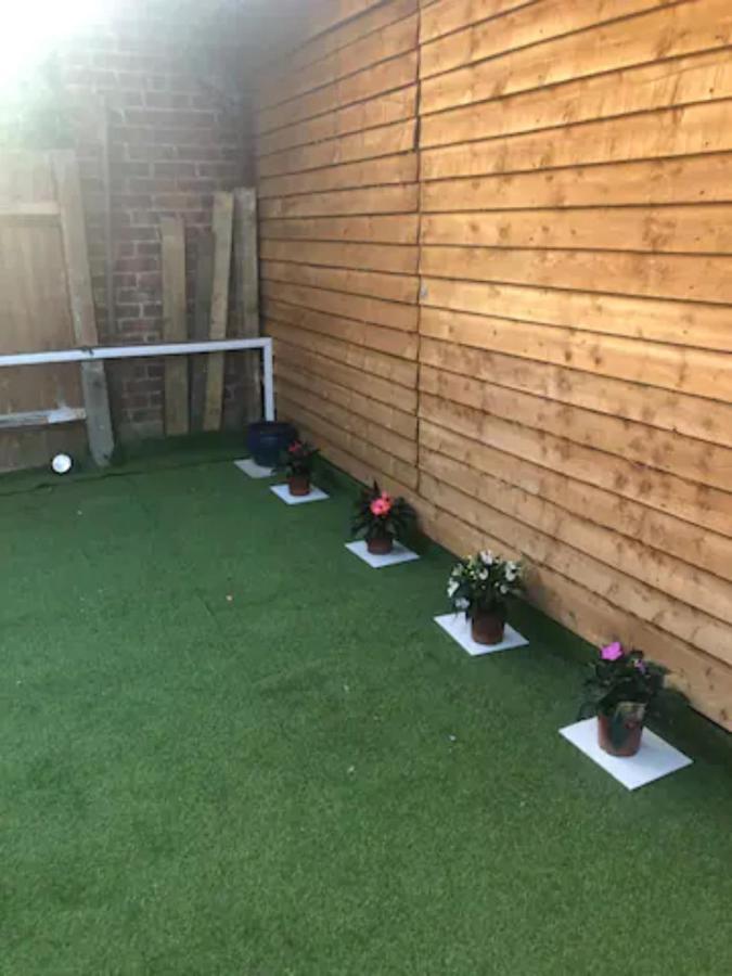 Specious Room In Northolt Northolt  Dış mekan fotoğraf