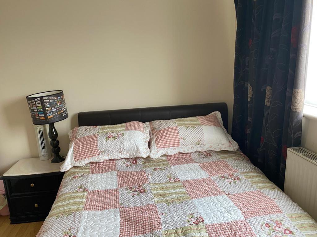 Specious Room In Northolt Northolt  Dış mekan fotoğraf